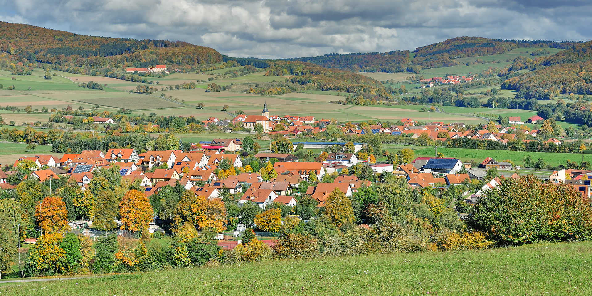 Blick auf Oberfladungen, Dorf in der Bayerischen Rhön, Rhön-Grabfeld