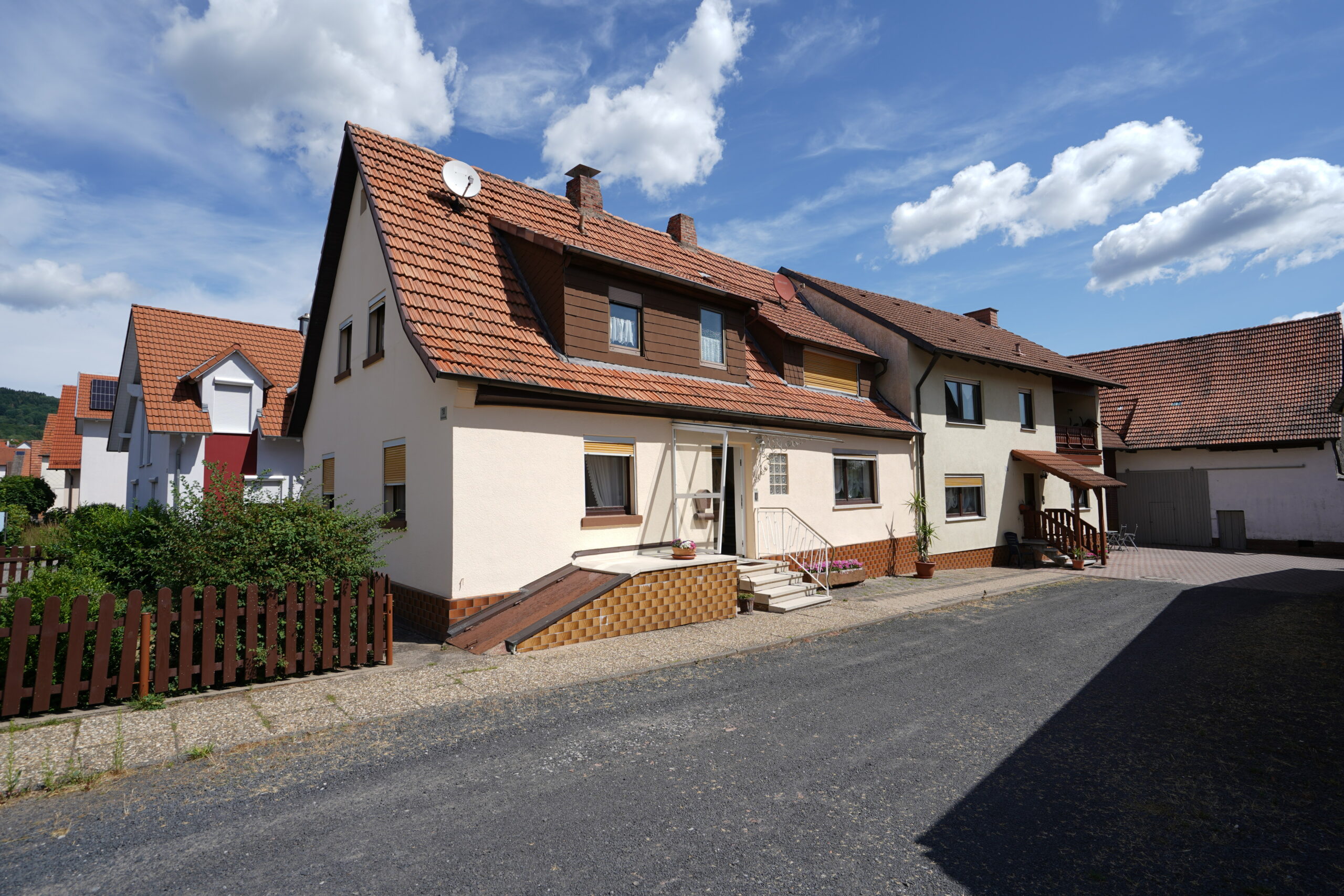 Annahmestopp für Interessenten: Zwei Häuser mit Scheune und Garten – viele Möglichkeiten in Sandberg/Rhön