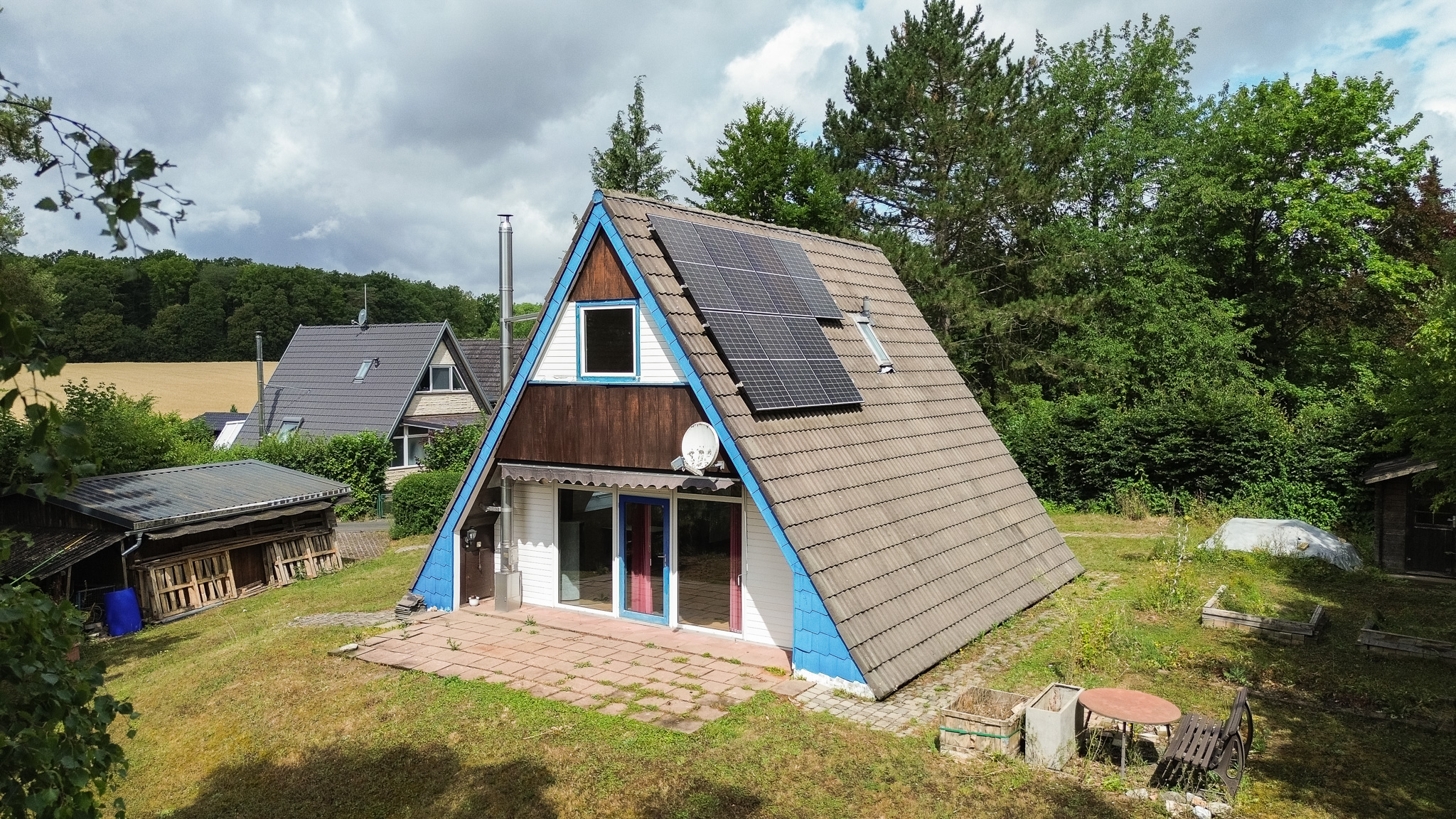 Sulzdorf a.d. Lederhecke: Stilvolles Nurdach-Haus – modernisiert, nachhaltig, idyllisch gelegen nahe dem Reuthsee