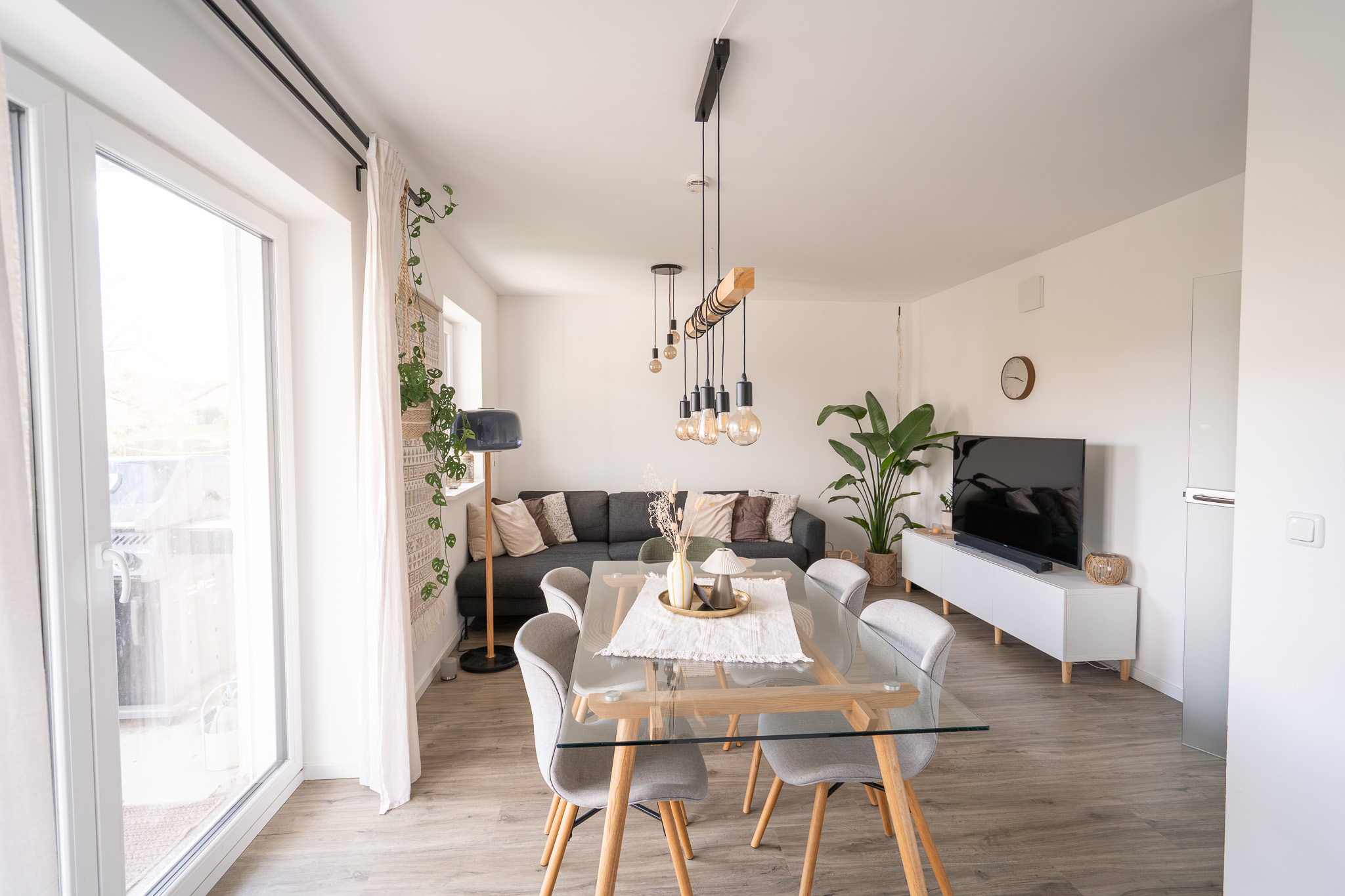 Burglauer: Moderne 4-Zimmer-Wohnung mit Balkon in Burglauer – KfW 40 Plus Standard